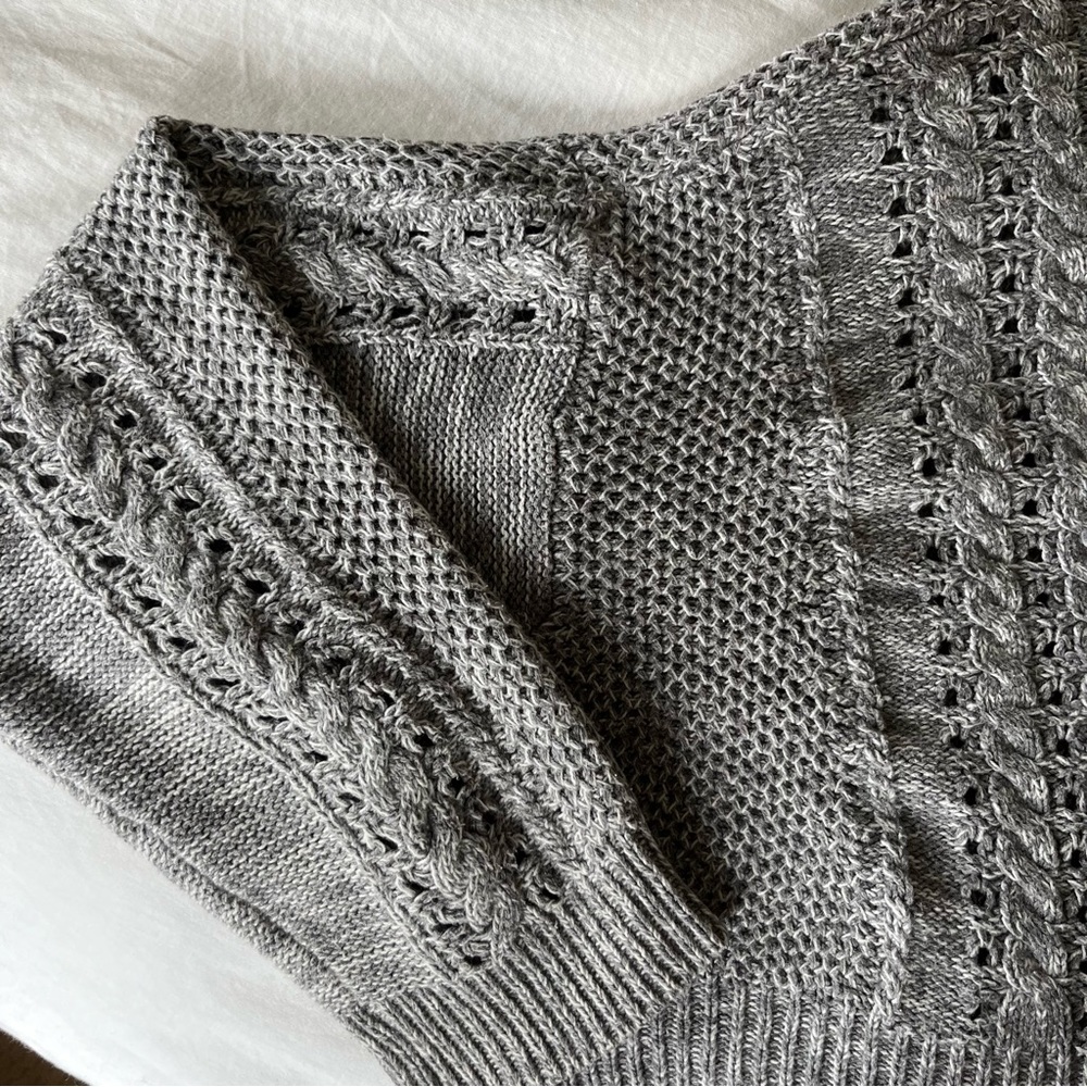 Urban Outfitters Crop Sweater - Picture 5 of 6